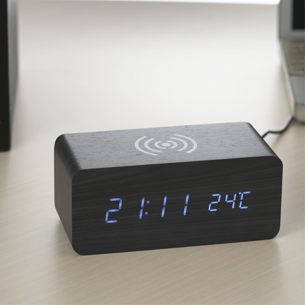 RELOGIO DE MADEIRA C/ CARREGADOR S/ FIO SPX-04358-CIN NA COR PRETO